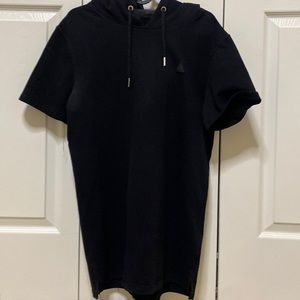 Black Pyramid hooded tee